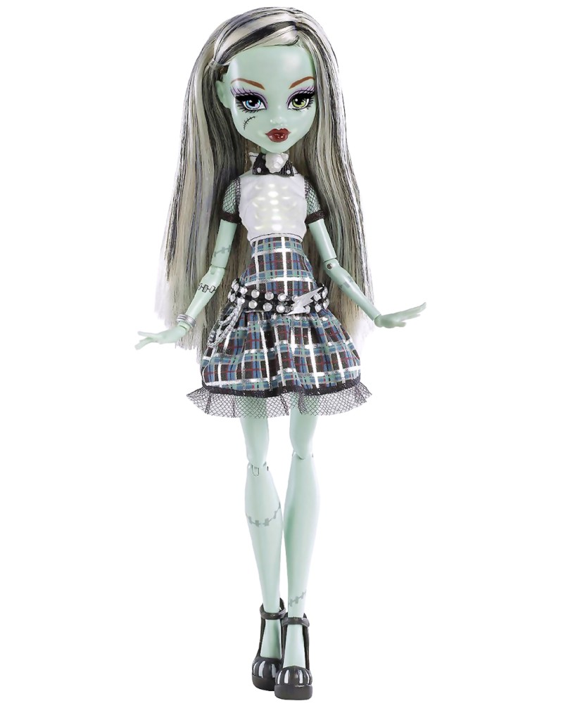   -    "Monster High - It's Alive" - 