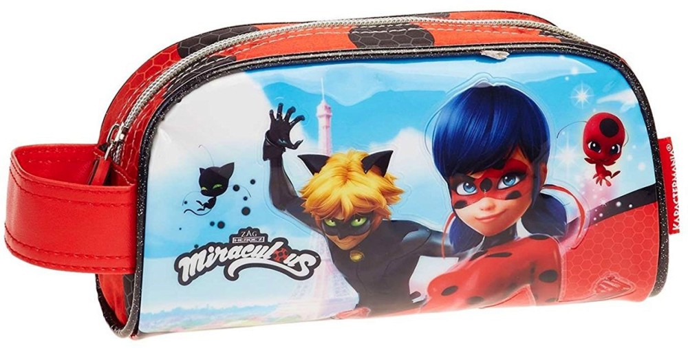 Ученически несесер - Калинката Ученически несесер - Калинката - От серията "Мега-чудесата на Калинката и Черния котарак" - несесер