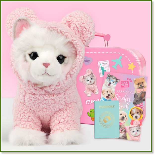 Плюшено коте Рагдолът Мауси - Studio Pets Плюшено коте Рагдолът Мауси - Studio Pets - С куфарче, паспорт и книжка със стикери - играчка
