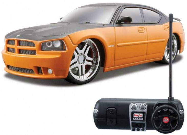 ���� � ������������ Dodge Charger SRT8 - Maisto Tech - � ����� 1:24 - �������