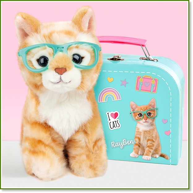 Плюшено коте Рей Бен - Studio Pets Плюшено коте Рей Бен - Studio Pets - С куфарче, паспорт и книжка със стикери - играчка