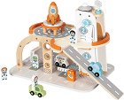 Дървена космическа станция с паркинг - Tooky Toy - играчка
