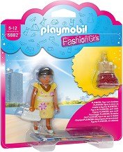 Фигура на момиче с летни дрехи Playmobil - От серията Playmobil Fashion Girl - фигура